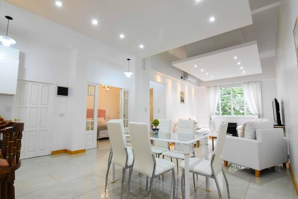 Dpto. En Recoleta: Calido, Proximo Y Confortable Buenos Aires Exterior foto