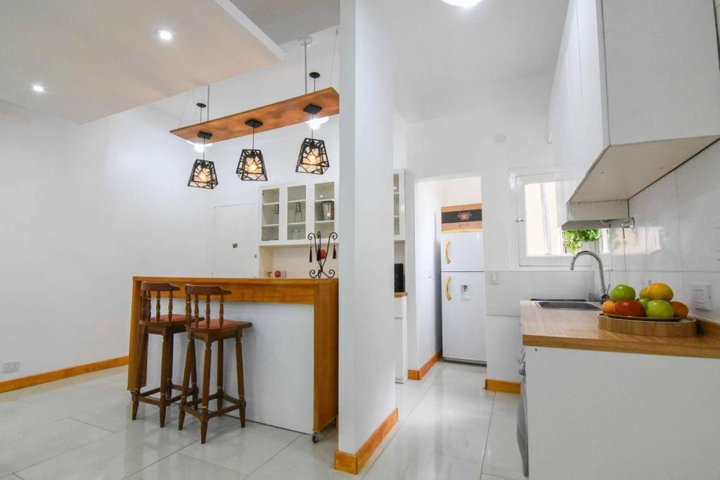Dpto. En Recoleta: Calido, Proximo Y Confortable Buenos Aires Exterior foto